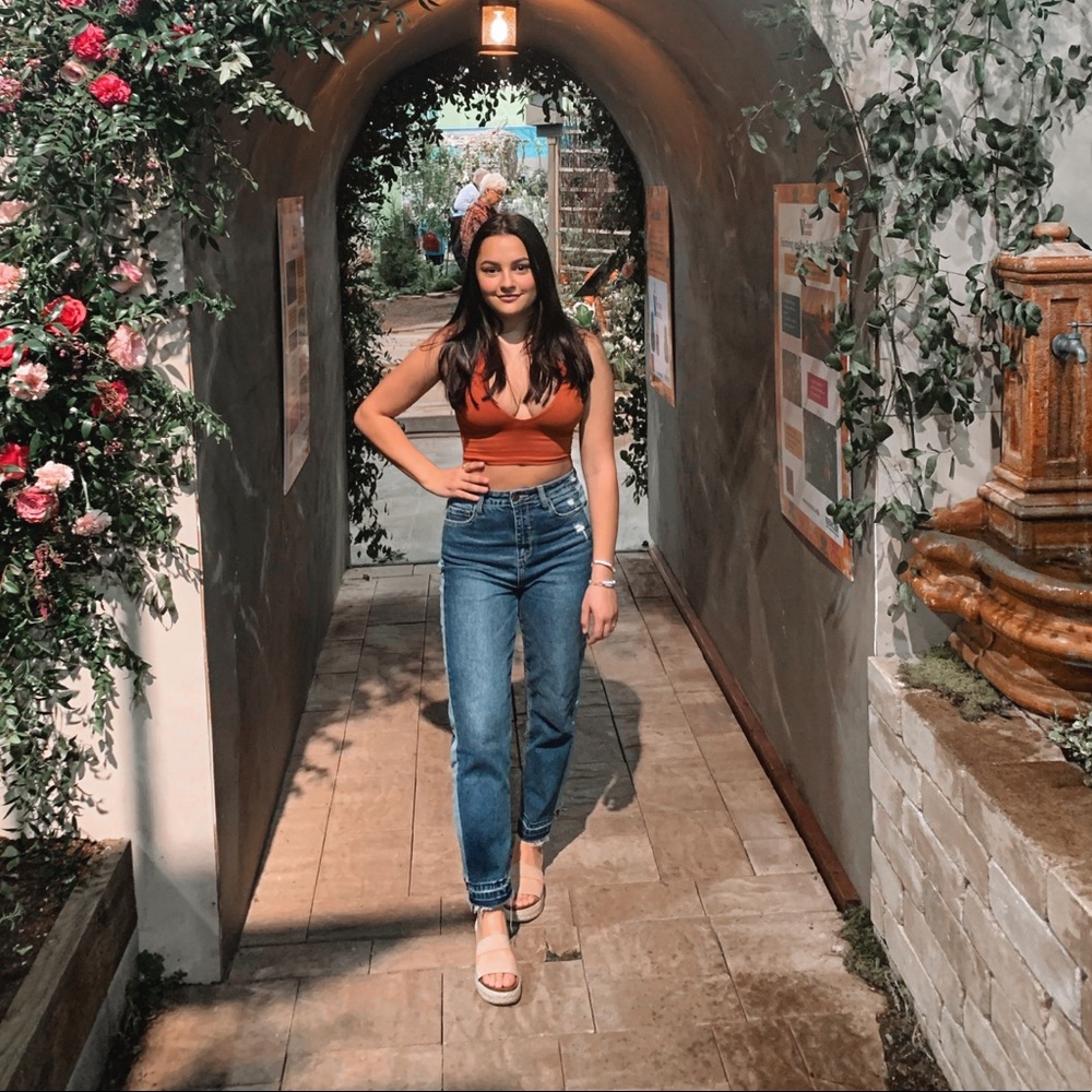 Meet your Posher, Gab